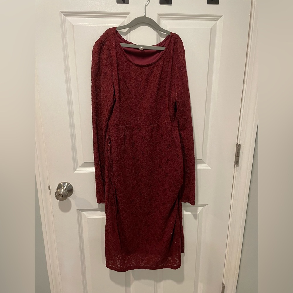 Lace maternity dress. Sz M